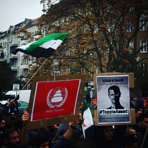 Protest for #Aleppo in #Berlin #freesyria #syrianrevolution #aleppoisbleeding #aleppoisburning #figh