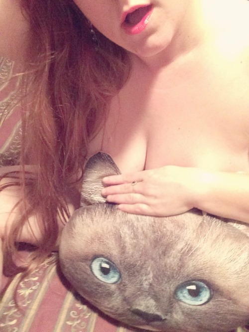 sassysexymilf:Here are a few quick “kitty” pics for you Tumblrville.Hope your day is filled with lau