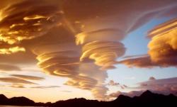 seeker73:  mrcloudphotography:  Something interesting and borderline scary cloud formations  Fucking wow!