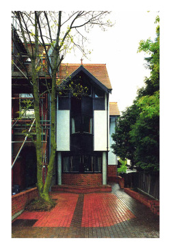 elarafritzenwalden: Single family house at Hartington RoadChiswick - London, England, UK; 1980’s Pierre Fowell Associates, Fothergill &amp; Co.(photographs by Yoke Matze) see map via “Concrete Quarterly, 153” (Summer, 1987) 
