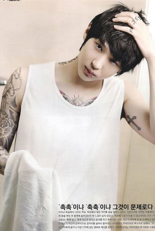 rukson:  k-Pop biases with tattoos and piercings part: 3. 