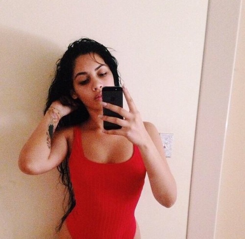 queenshouse:     ISellMyAss + ThickBitchesEverywhere + AsianToDestroy + QueensHouse    