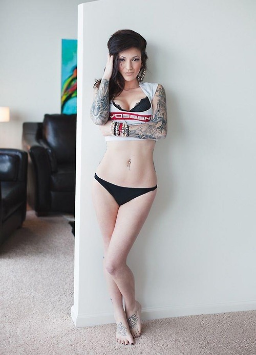 hard-fucked-18-selfshot:  Hot and very sexy tattooed girl.