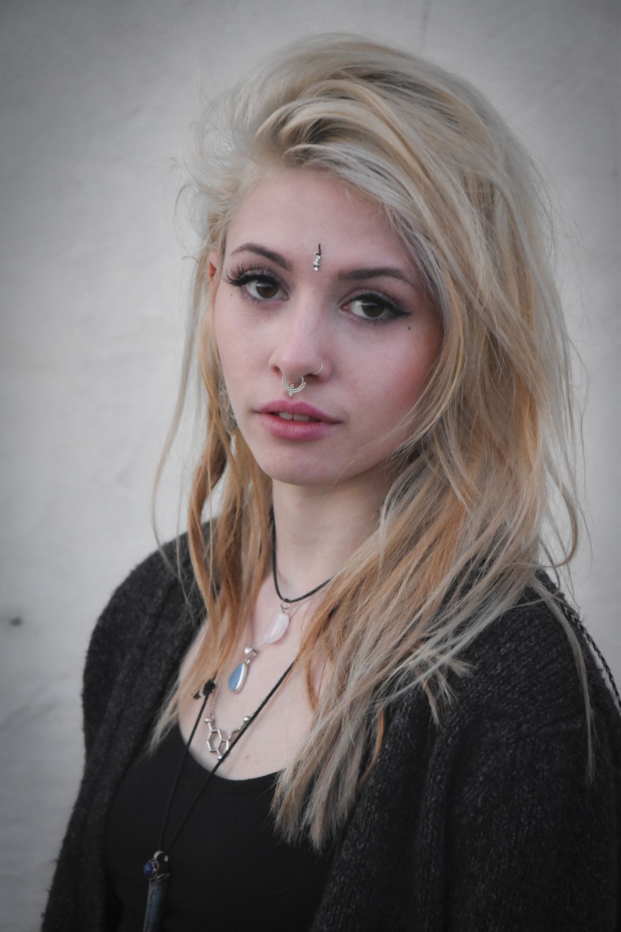dink-182:  intotheworldunknown:  Took this really pretty headshot of Daisy today