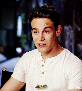 bobbimorxe:  Previously on America’s Next Top Shadowhunter After winning another