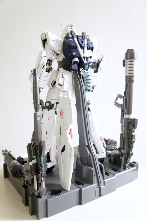 scandalousmess:PG Unicorn Gundam (Part 2 - Unicorn Mode) Here are 10 selected photos which culmina