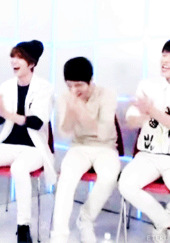 eteru:  Myungsoo started to laugh so hard that he started to cough  (￣ェ￣;) 