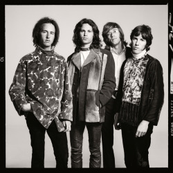 diaryoftheunknownartist:  The Doors, New York, April 19 1968.   ©️️ Richard Avedon.