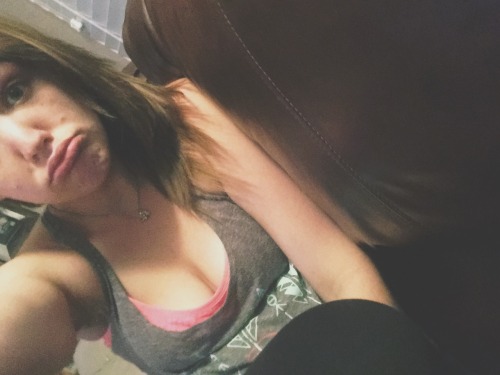 sunrise-heart:  Because what else is there to do besides take selfies while your boyfriend cooks?