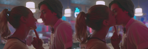 bughead headerslike/reblog if u saveor credit to wondermadsREQUEST ARE OPEN