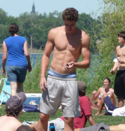 bromofratguy:  my body goal for next summer  