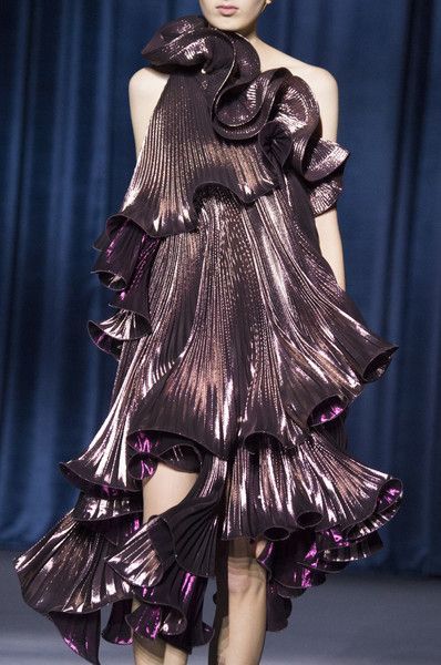 thefashiongeeker:
“Givenchy Fall 2018
”