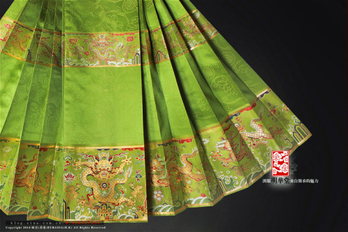 Chinese hanfu collection of Ming dynasty by Minghuatang(明华堂) Part Ⅰ ：Mamianqun(马面裙), a pleated Chine