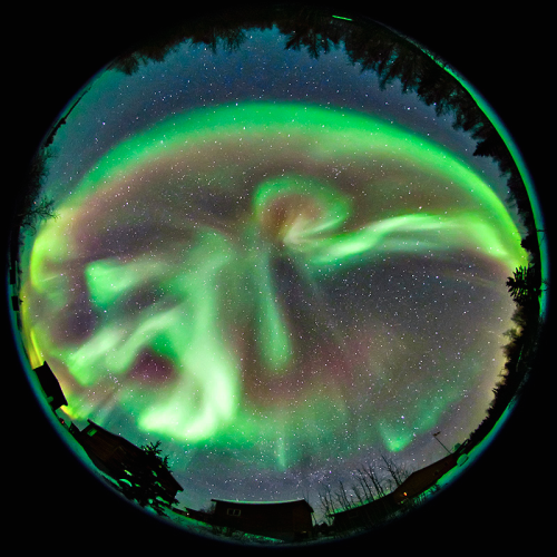 nubbsgalore:photos, with use of an an eight millimeter fisheye lens, by kwon o chul in yellowknife, 