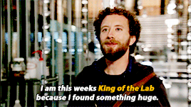 boothseeleybooth:#ThankYouBones Week Day 5 (20th March): 8 jack hodgins ‘king of the lab’ scenes