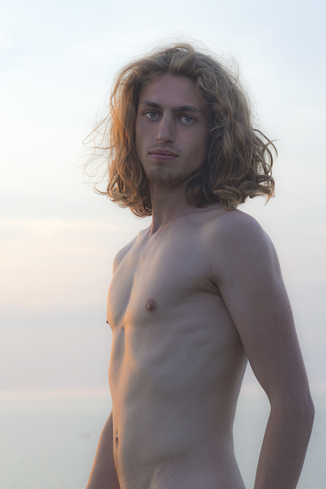 fullfrontalmale:  MODEL: UnknownPHOTOGRAPHER: Ewoud Broeksmawww.fullfrontalmale.tumblr.com