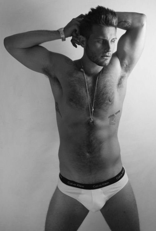 malecelebhub:  NICO TORTORELLA