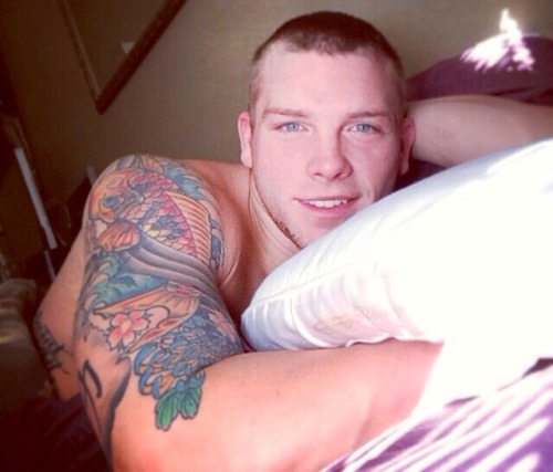 txcwbysexy:  txcwbysexy:  This country boy is a fucking stud  Damn Sexy Stud