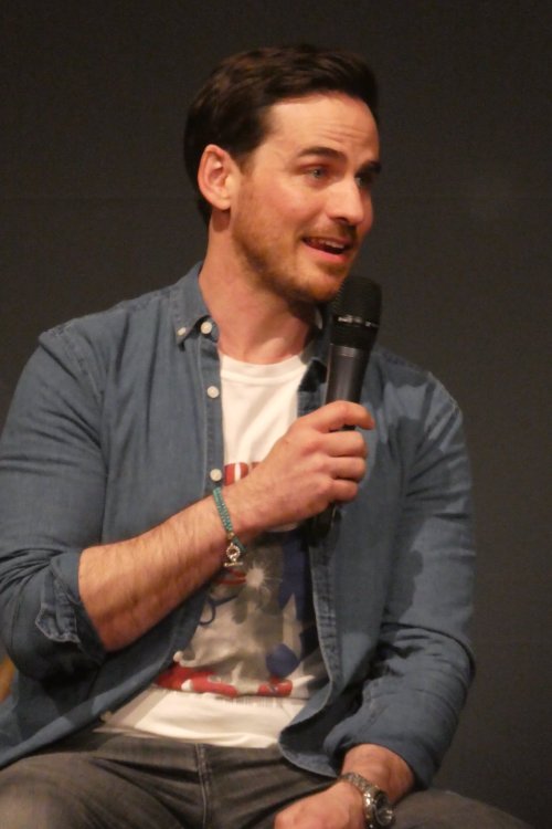 odonoghuedaily:Colin O’Donoghue at Heroes Dutch Comic Con (March 26th, 2022)[source]