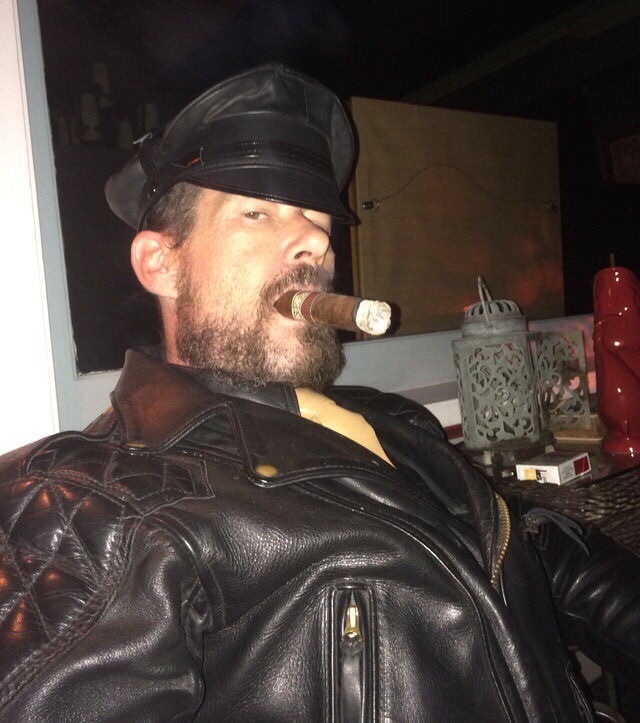 ozgarwolf:  Cigar Series #6