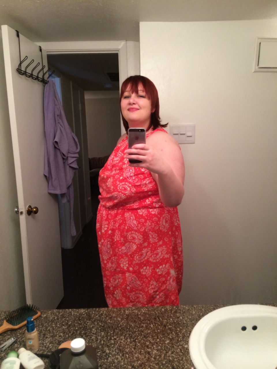 scarletslutmolly:  I like the way my hair looks today.