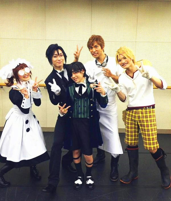u-ren:  もうすぐ黒執事大千秋楽！⇒ 黒執事の初演(初舞台！)をやらせてもらってから、気がつけばもう5年以上経ちます。僕自身今回で4回目のセバスチャンだったので、いろいろ考えることはありました