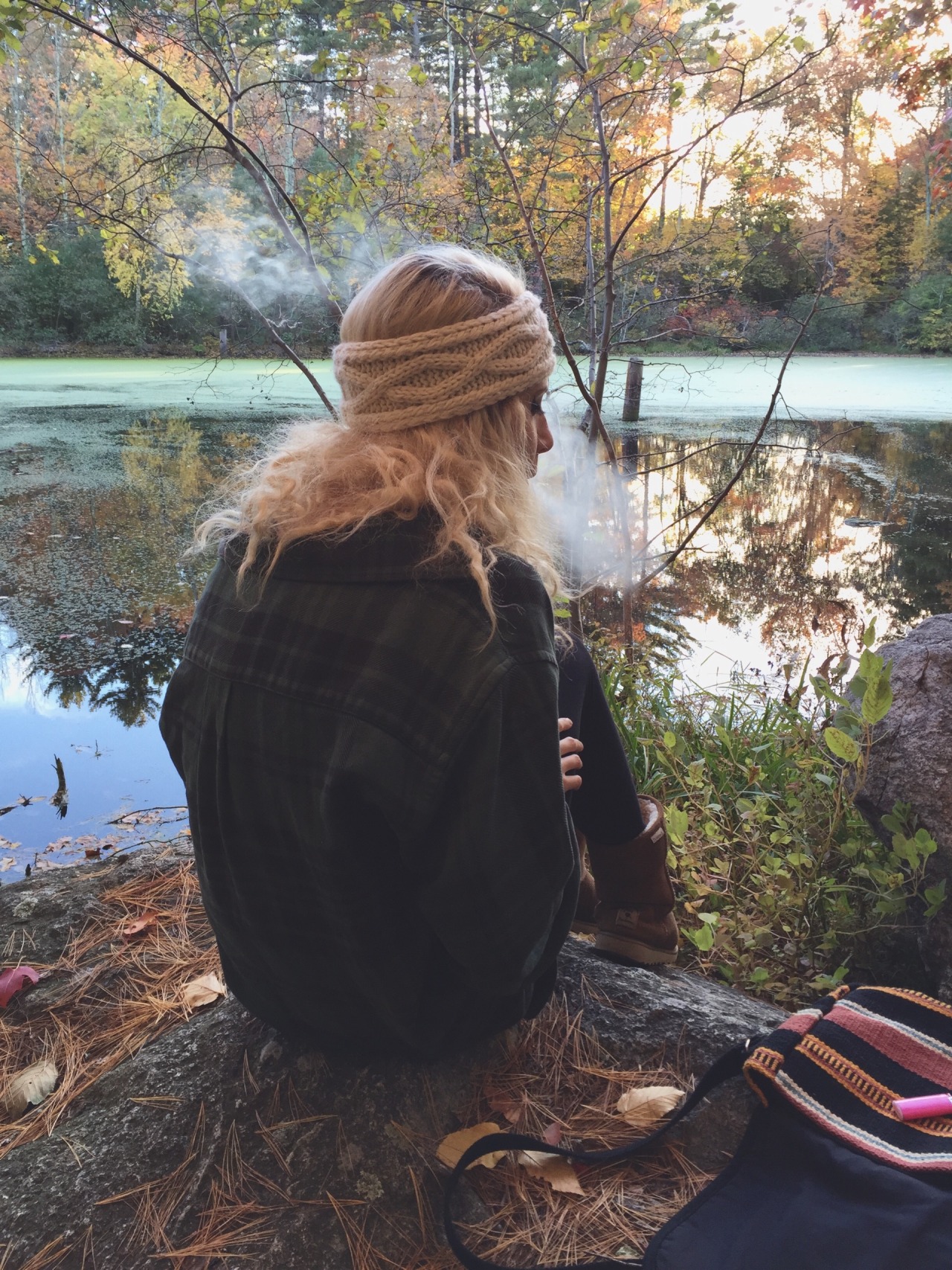 shay-gnar:  Connor took some pretty photos of me today at the pond hehe 😊💕