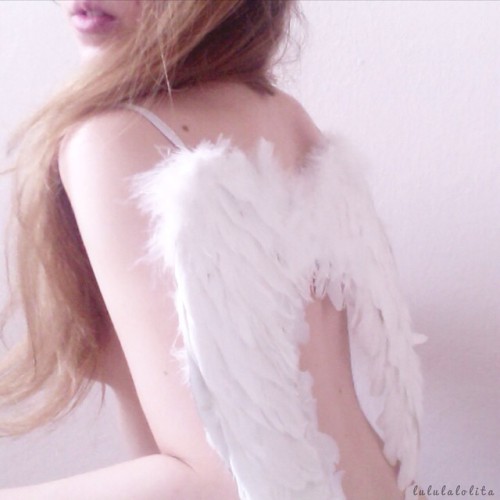 lululalolita:  ♡ Trying to be angelic ;^; porn pictures
