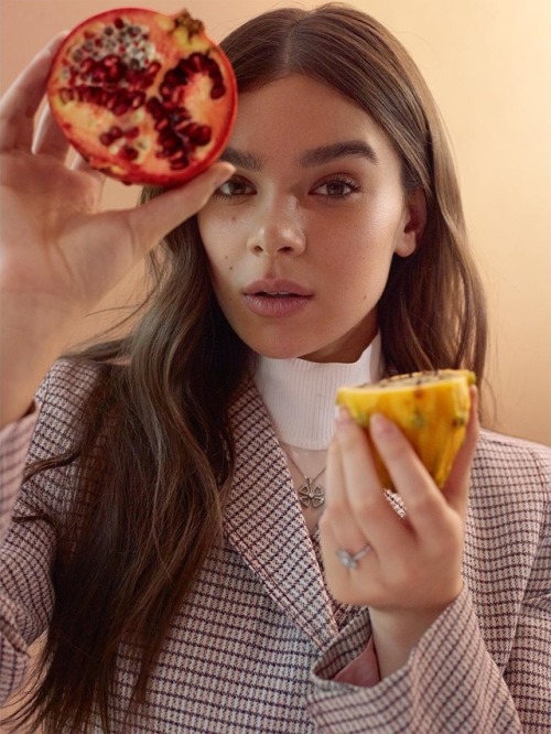 Hailee Steinfeld, photographed by Catherine Servel for The New York Times Style Singapore, Jan 2019.