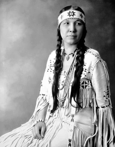 classicladiesofcolor:Native American singer, Princess Redfeather (Tsianina Redfeather Blackstone), b