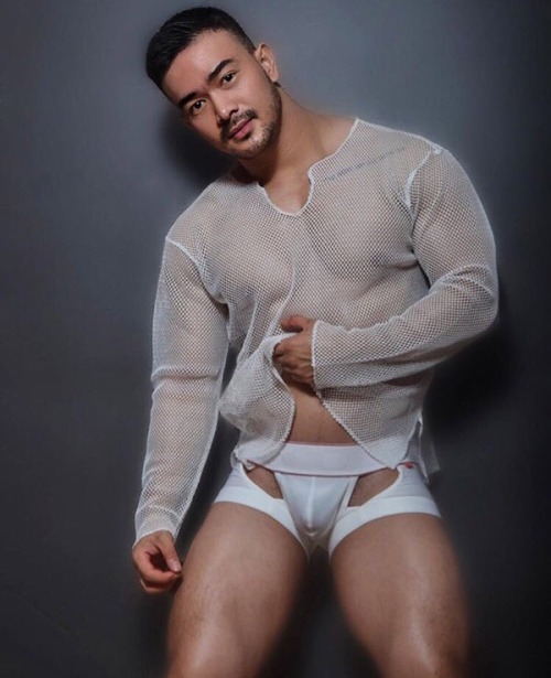 rebelziid-ii:Beefy &amp; Sporty [ His beefy goodness ] Do you like Mario ?