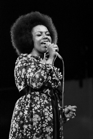 lagonegirl: Happy birthday to ROBERTA FLACK!    Roberta Flack was the first (and remains the only) solo artist to win the Grammy Award for Record of the Year two consecutive times. “The First Time Ever I Saw Your Face” won at the 1973 Grammys and