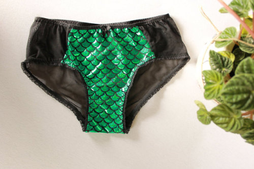 Green mermaid panties //MakesCraftsNotWar