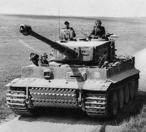 tanks-a-lot:reblog if the girl on the left is just as beautiful as the girl on the right