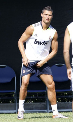 yourbrothershotfriend:  fuck-yeah-male-celebs:  💦 CRISTIANO RONALDO  Always been a bae 