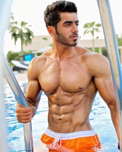 arabfitnessgods:  Stalking this hot Qatari