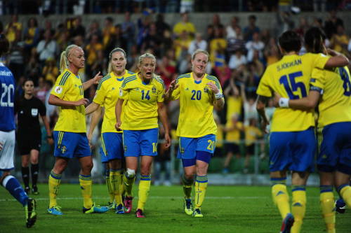 womenseurofootball: Sweden 3-1 ItalyGoals by Raffaella Manieri (47’ o.g.), Lotta Schelin (49’), Jos