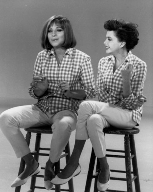 Barbra Streisand and Judy Garland performing on The Judy Garland Show - Aired: October 6, 1963