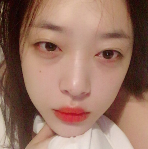 jiyoung1554:  영화 ’ 리얼 ’ 김수현과 설리 베드신 영상 유출본 떳따!! &lt;3진짜 설리 몸매 지린다.. ㄷㄷ 이번 베드신은 대역없이 