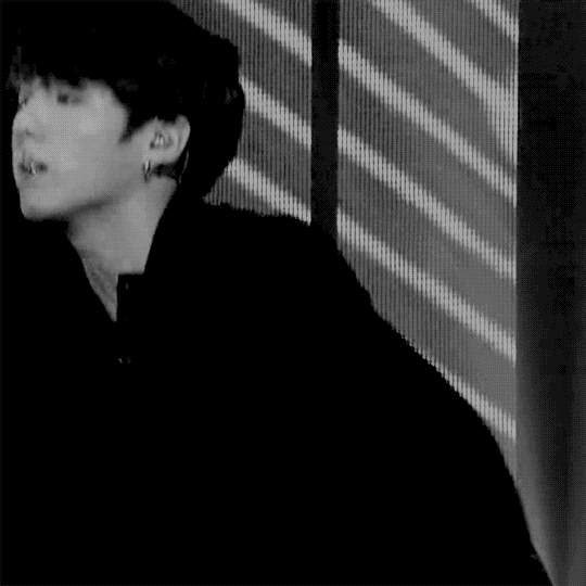 Featured image of post Jeon Jungkook Walking Gif