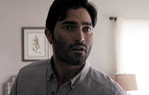 hoechlin:TYLER HOECHLINas Mark West in THE DOMESTICS (2018)