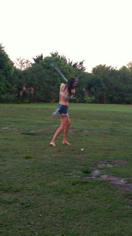 dysfunctional-amateurs:  Lydia makes golfing look like an entirely different game 