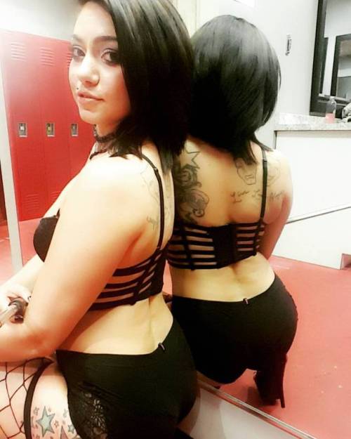 kandii-kaoss:#kandiikaoss #mikebusey #buseybeauties #strippers #sausagecastle8  (at TRYST Buffalo)
