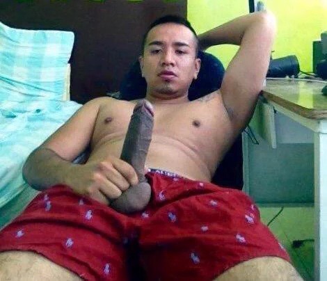 mexicanitoshot:  Este lo he visto en xtube  I love the pic with the boots and the