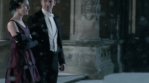 heathfeath26:Gif set - “Downton Abbey”- Dan Stevens and Michelle Dockery - Matthew Crawley and Mary 