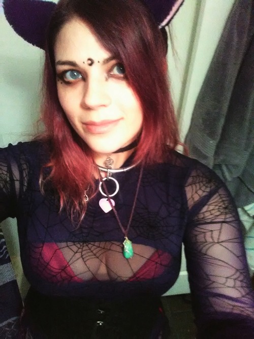 venomousserpent:Bath tub, new hair color, and cute outfits
