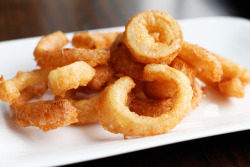 kitchenelves:  Beer Battered Onion Rings