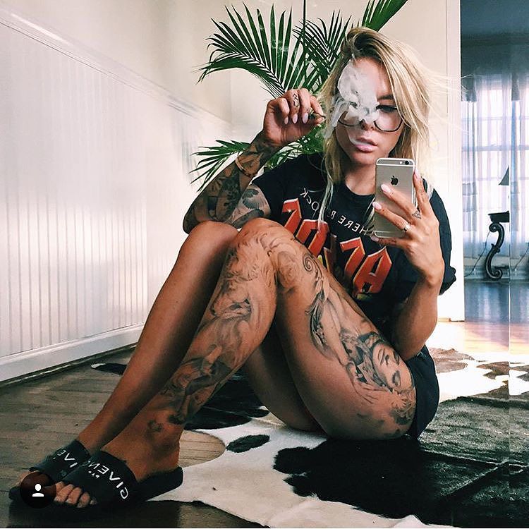eyesfavouritecandy:  sexy and inked - http://eyesfavouritecandy.tumblr.com #tats