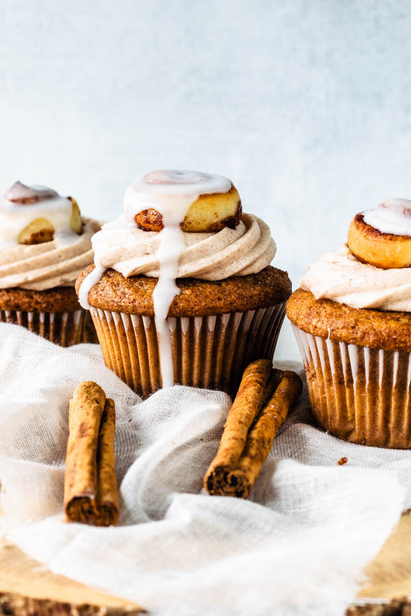 Cinnamon Roll Cupcakes