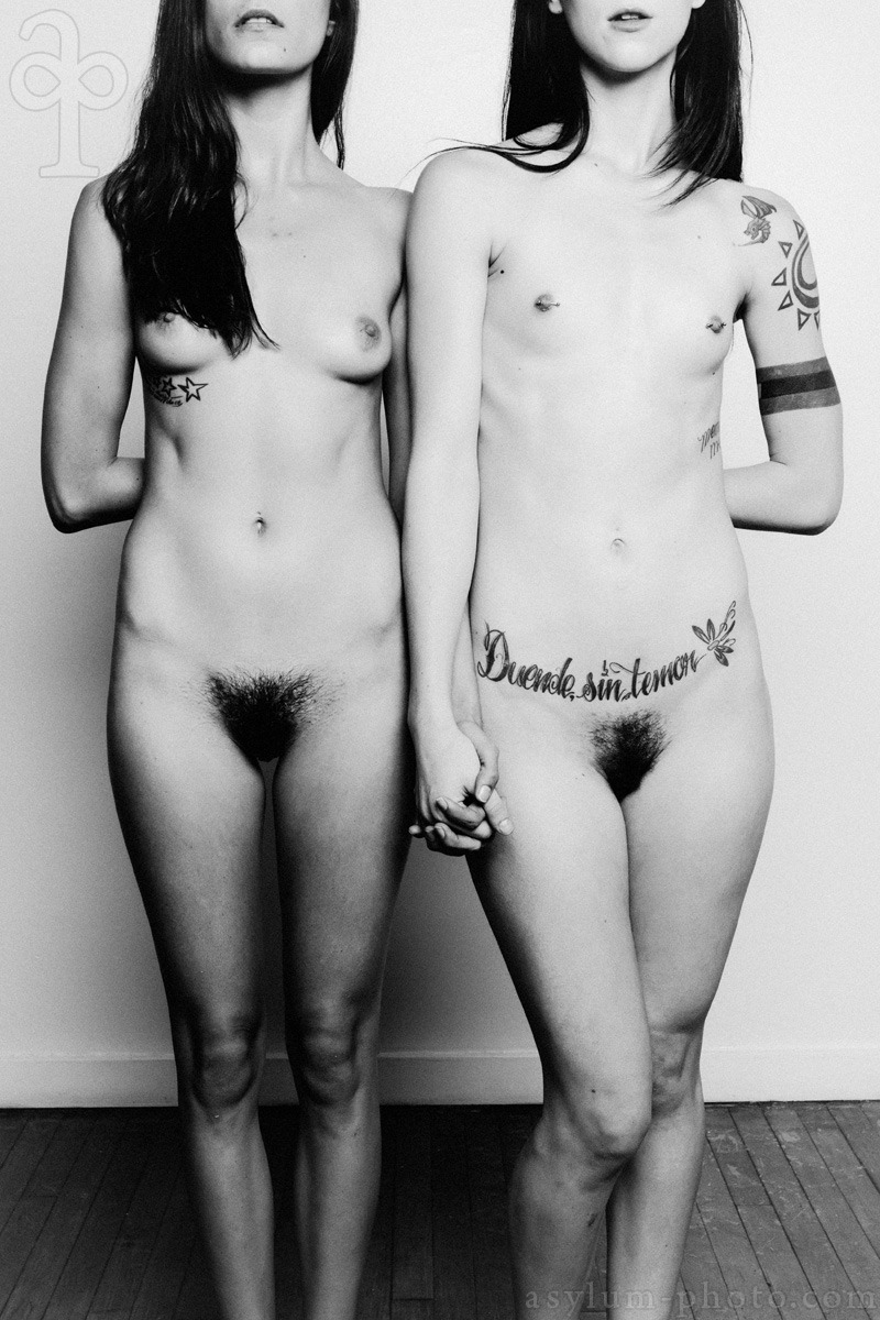 thenoiseinme:  Roarie Yum &amp; Cam Damage by Asylum Photos 